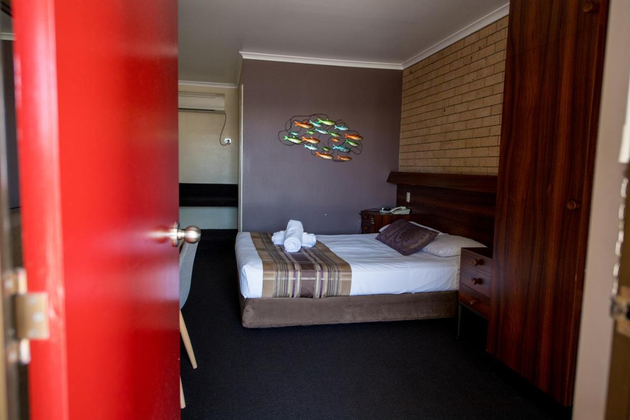 Sarina Motor Inn Εξωτερικό φωτογραφία