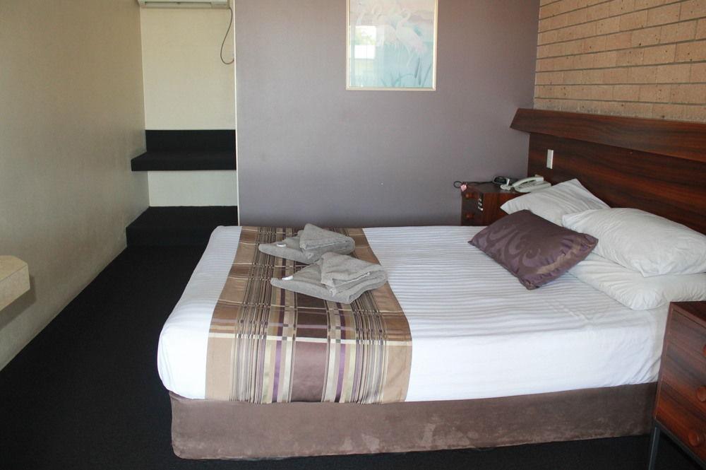 Sarina Motor Inn Εξωτερικό φωτογραφία