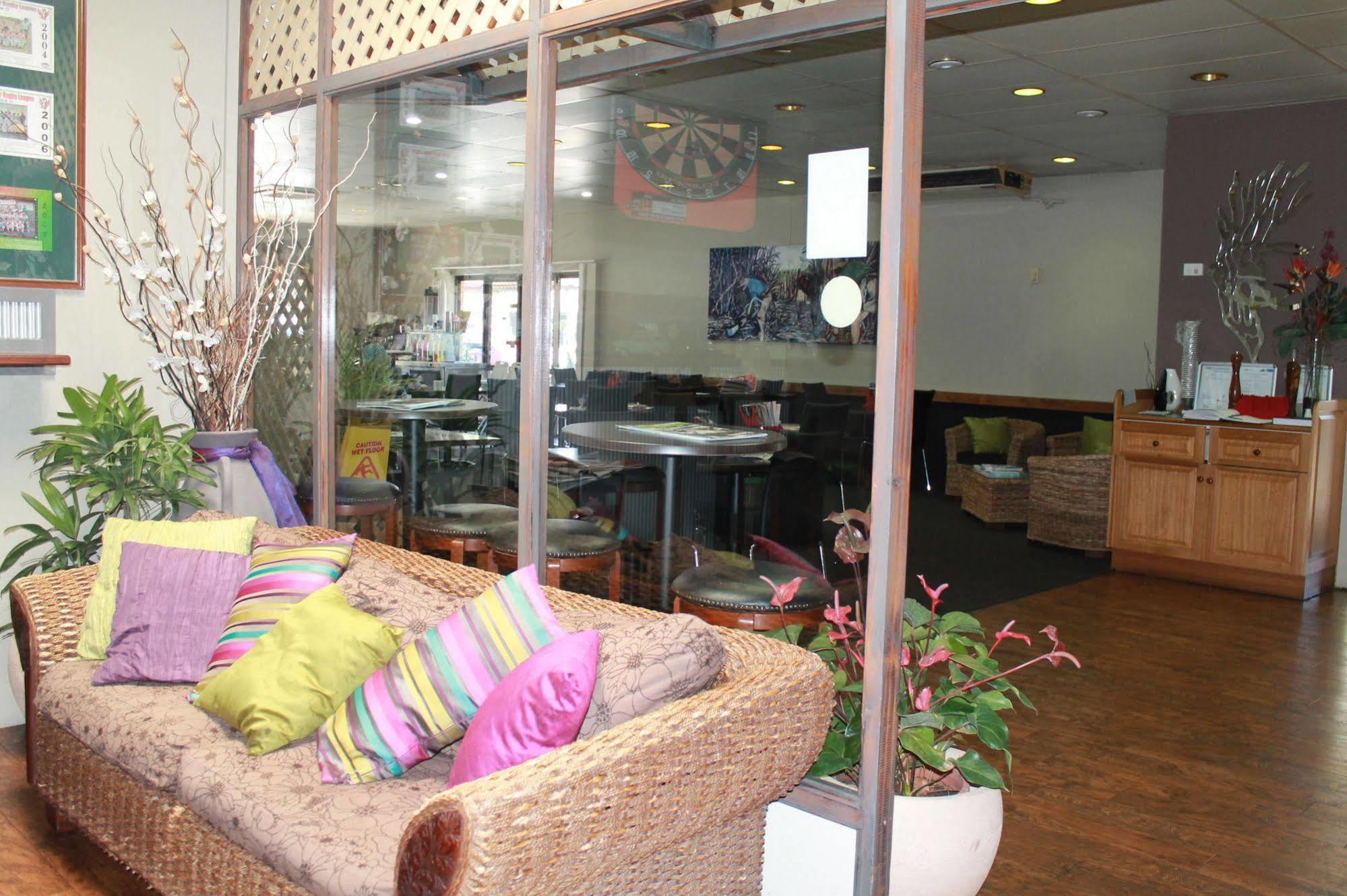 Sarina Motor Inn Εξωτερικό φωτογραφία