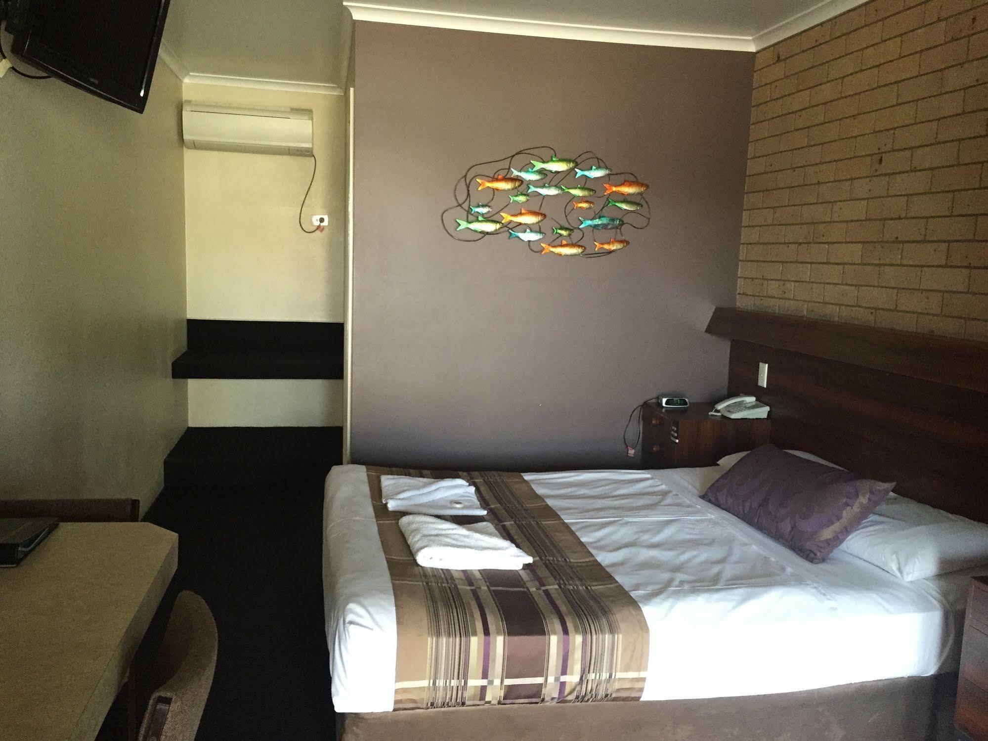 Sarina Motor Inn Εξωτερικό φωτογραφία