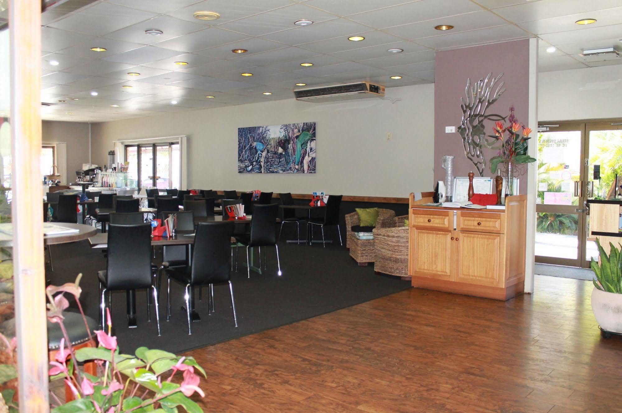 Sarina Motor Inn Εξωτερικό φωτογραφία